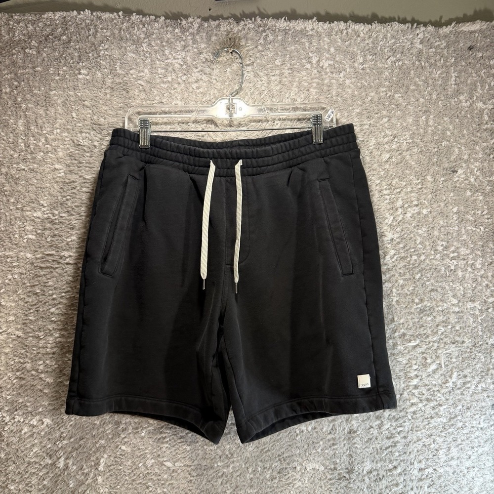 Vuori Shorts Mens L Black Seaside Short Fleece Lined Athleisure Preppy Pockets